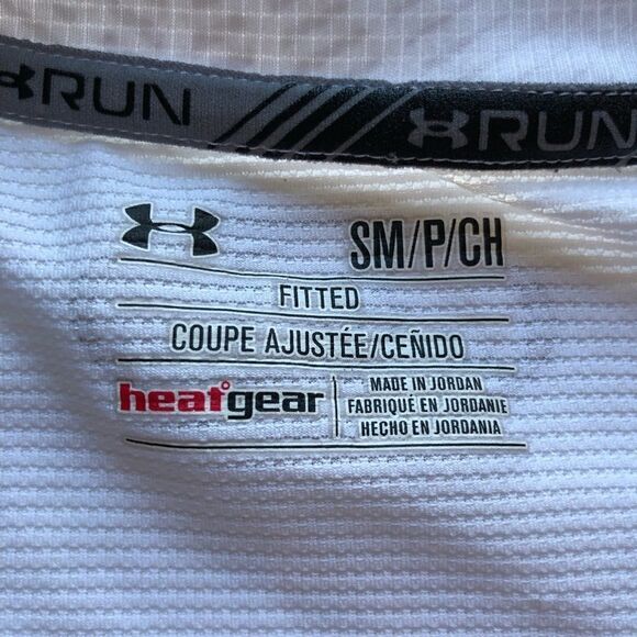Under Armour Heat Gear Short sleeve shirt, white and silver Small NWOT - Picture 3 of 6